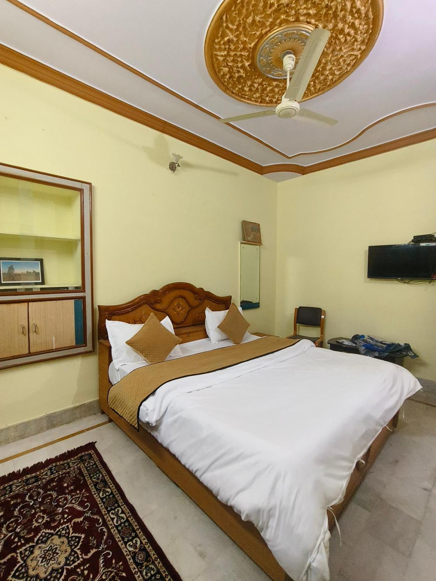 Hotel Navodaya Джайсалмер Екстериор снимка