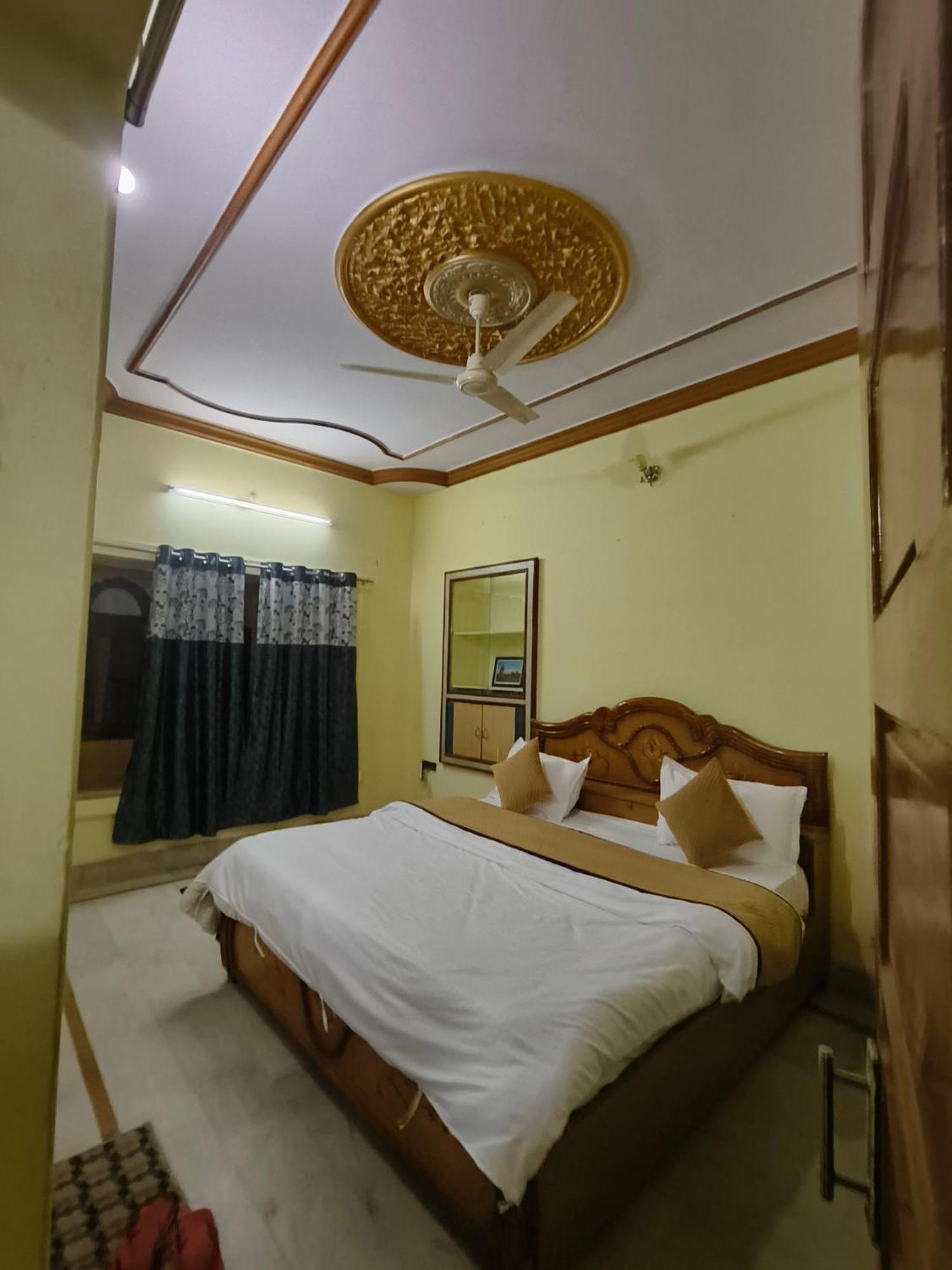 Hotel Navodaya Джайсалмер Екстериор снимка