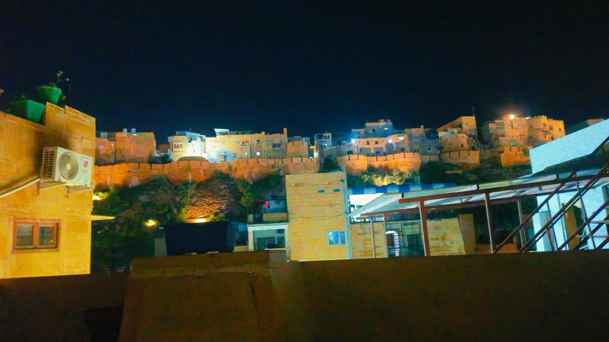 Hotel Navodaya Джайсалмер Екстериор снимка
